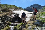 37 Ultima neve in scioglimento all'uscita del Lago di porcile di sopra